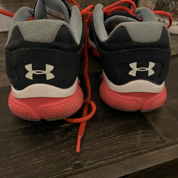 Under Armour women’s sneakers - Picture 3 of 8